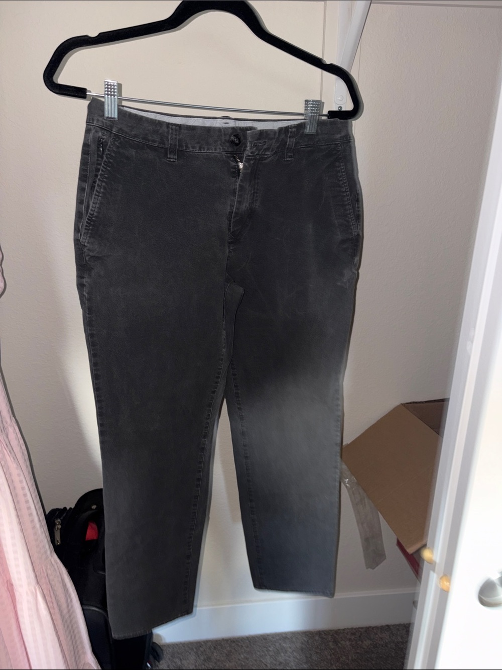Men’s Straight Leg Pants in Charcoal Gray